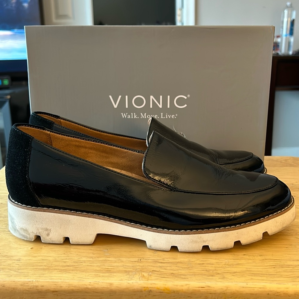 Vionic Kensley Loafer 11M Black Patent Leather